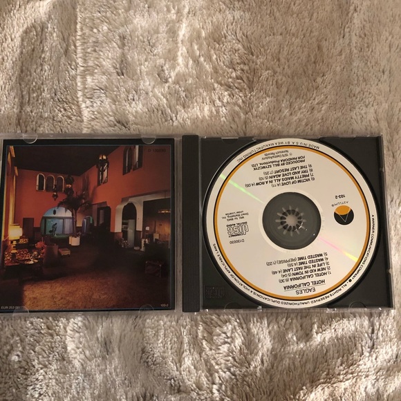 Hotel California - Picture 3 of 3